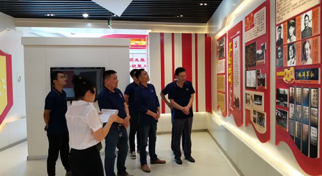 為慶祝建黨99周年, 九綿高速JL8總監(jiān)辦根據(jù)二公司安排深入開展“七一”系列活動(dòng)，通過開展一次黨課、參觀黨員活動(dòng)中心，用實(shí)際行動(dòng)紀(jì)念慶祝建黨99周年