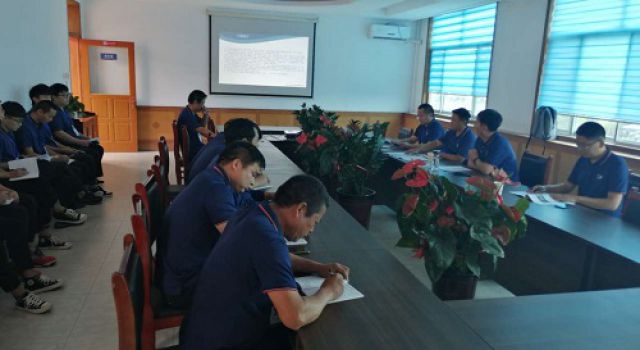 八公司考核組對濟(jì)南繞城高速公路二環(huán)線西環(huán)段總監(jiān)辦一監(jiān)理組進(jìn)行第三季度工作考核