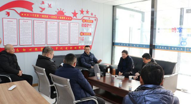 綿九公司黨委副書記、總經(jīng)理曾杰一行 到LJ26合同段檢查指導