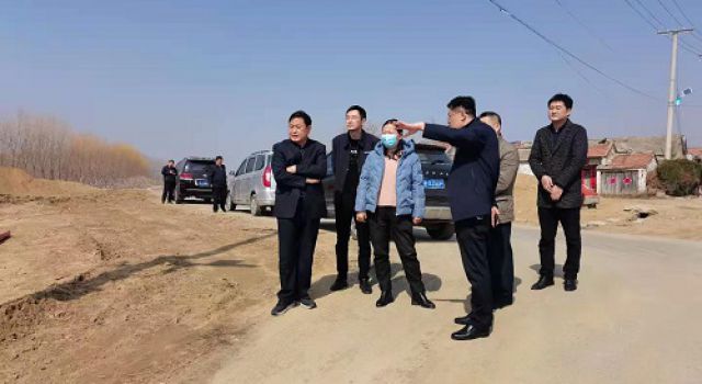 莒縣交通局局長對縣農(nóng)村公路建設(shè)項目進行調(diào)研并指導(dǎo)工作