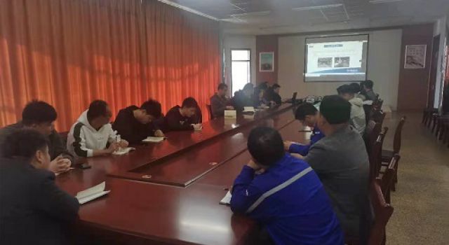 濟(jì)南至濰坊高速公路工程第二駐地辦組織召開(kāi)三合同場(chǎng)站標(biāo)準(zhǔn)化建設(shè)學(xué)習(xí)暨技術(shù)安全交底會(huì)議