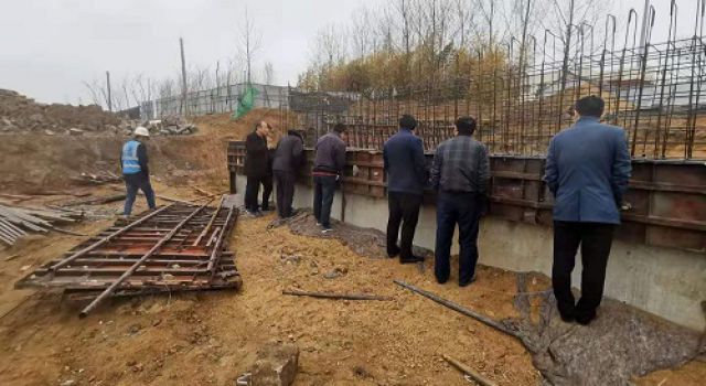 黃墩鎮(zhèn)“四好農(nóng)村公路”監(jiān)理組迎接嵐山區(qū)交通運輸局安全、質(zhì)量專項督查