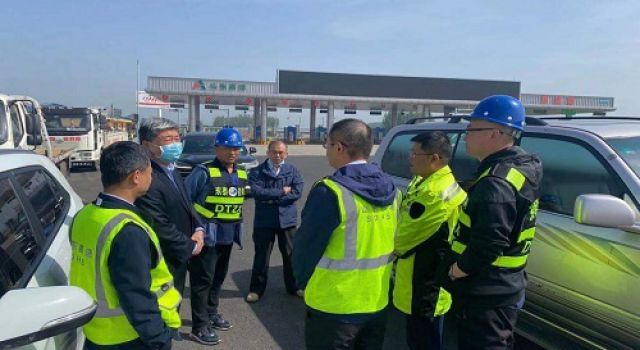 山東高速集團督查室到日蘭改擴建項目進行現(xiàn)場督查工作