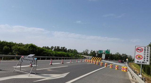 日蘭巨菏改擴(kuò)建項(xiàng)目順利完成曹州樞紐互通C匝道封閉施工