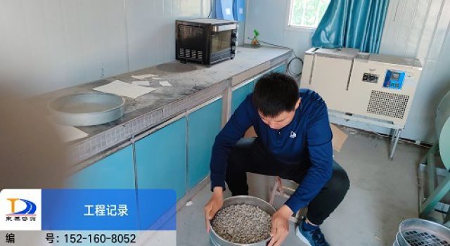 路面施工忙，試驗(yàn)檢測(cè)要當(dāng)“真”