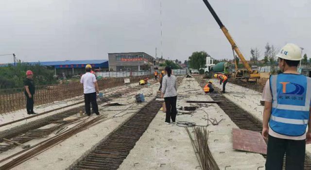 日照市嵐山區(qū)交通運輸局督查黃墩鎮(zhèn)南中橋施工現(xiàn)場