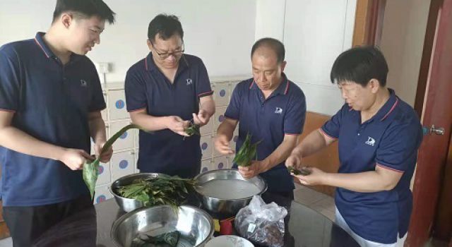 包粽子，迎端午