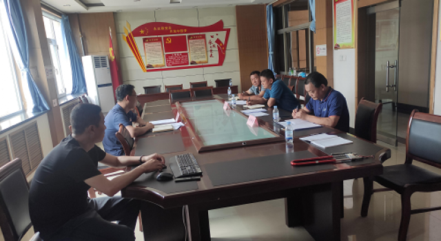 新聞 博山區(qū)海博路召開(kāi)瀝青面層施工安全技術(shù)交底會(huì)