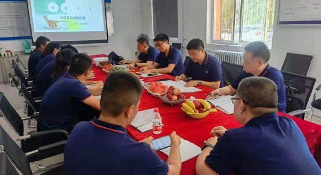 總公司考核組對中衛(wèi)下河沿黃河公路大橋項(xiàng)目進(jìn)行半年工作考核