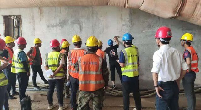 濟濰高速二駐地辦召開青風嶺隧道二襯施工現(xiàn)場會議