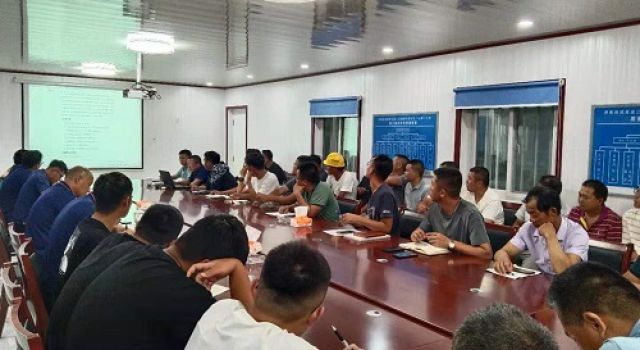 濟(jì)南大西環(huán)項(xiàng)目一監(jiān)組組織召開鋼筋保護(hù)層質(zhì)量控制專題會(huì)