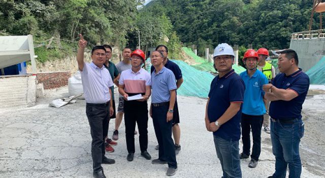 四川綿九公司總經(jīng)理傅艦鋒調研JL8總監(jiān)辦轄段環(huán)水保工作