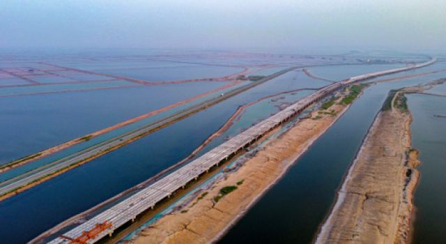 漳衛(wèi)南特大橋全線梁板架設(shè)順利完成