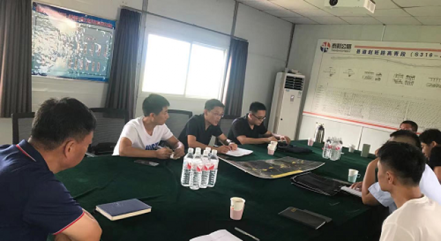 淄博市交通運(yùn)輸綜合行政執(zhí)法支隊(duì)對上海路北延高青段（趙班路）檢查指導(dǎo)