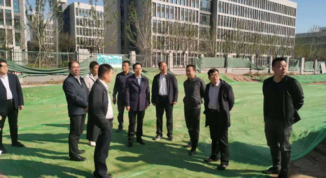 周村區(qū)李區(qū)長對固玄店南路新建工程檢查指導工作