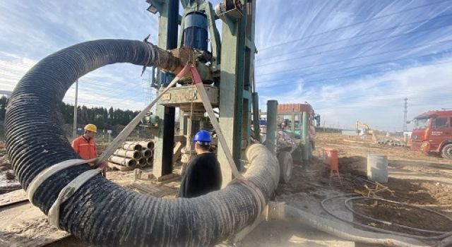 濟(jì)南大西環(huán)上跨京滬鐵路轉(zhuǎn)體橋主墩首樁順利開(kāi)鉆