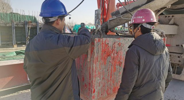 斗風(fēng)雪戰(zhàn)嚴(yán)寒全力實(shí)現(xiàn)冬施目標(biāo)