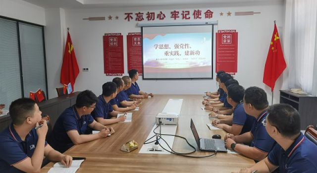 “學思想、強黨性、重實踐、建新功”--董梁高速第一總監(jiān)辦“慶五一、迎五四”“大學習”主題活動