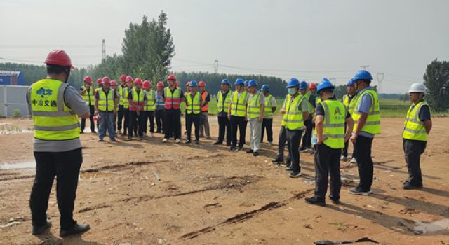 東泰咨詢濟(jì)微高速一駐地辦參加濟(jì)微高速總監(jiān)辦組織的大汶河現(xiàn)場(chǎng)安全警示教育會(huì)