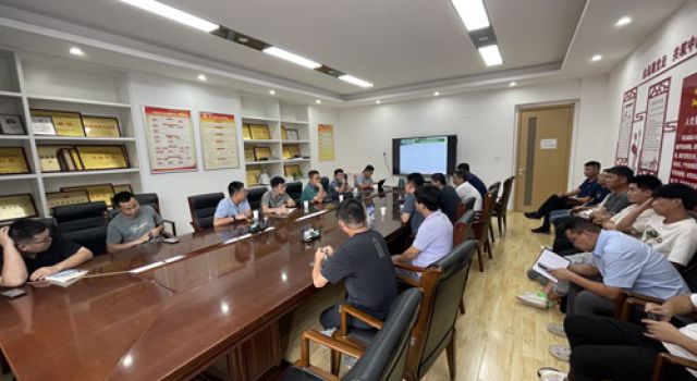 濟(jì)微高速一駐地辦參加濟(jì)微高速項(xiàng)目公司組織的全線工地試驗(yàn)室鋼筋保護(hù)層厚度及鋼筋間距檢測專題培訓(xùn)會議