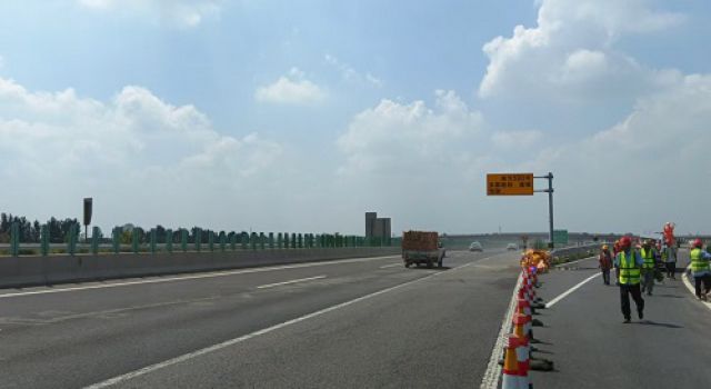 許昌繞城項目西劉樞紐跨鄭欒高速保通任務(wù)勝利完成 許昌繞城項目西劉樞紐跨鄭欒高速保通任務(wù)勝利完成